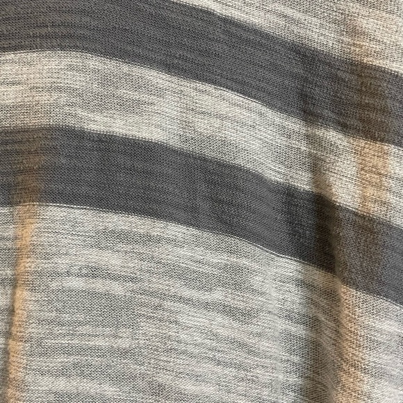 Mens Express sweater with hood. Size Large - Picture 2 of 3